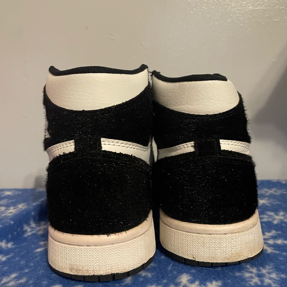 Women's Black and White Sneakers - Picture 6 of 11